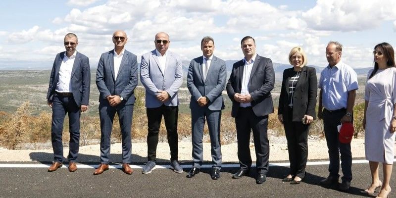 Prime Minister Novalić visited construction sites on the main road M17.3 Stolac - Neum
